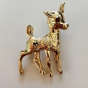 Vintage Christmas Fawn Brooch Gold Tone Holiday Jewelry